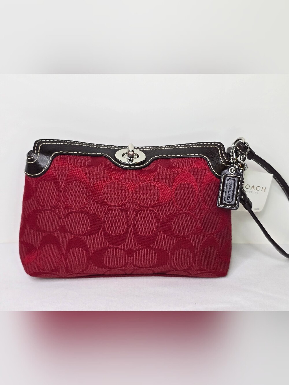 NWT Vintage Coach Cardinal Signature Turnlock Large Wristlet F42839 Mahogany